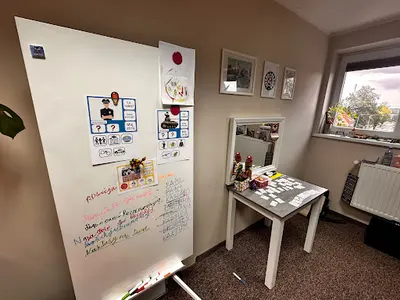 Gabinet logopedyczny. Litera i Głoska. Konrad Spychalski. Logopeda.